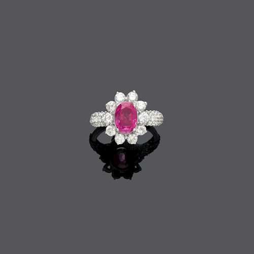 PINK SAPPHIRE AND DIAMOND RING.