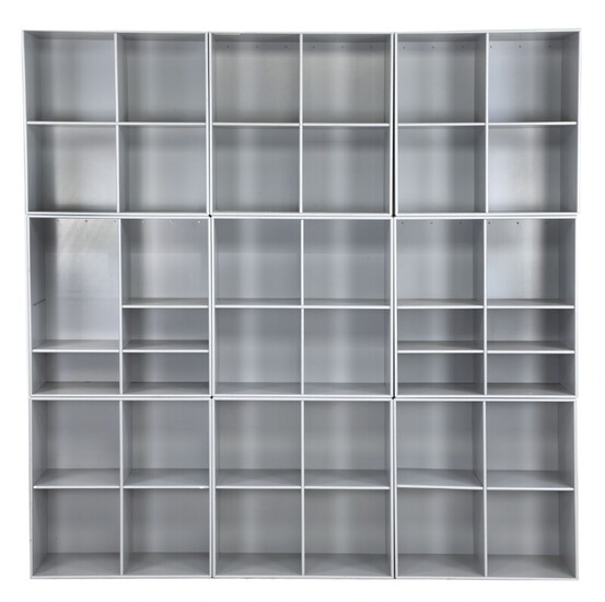 Peter J. Lassen: Wall unit of grey lacquered MDF, consisting of nine bookcases. Manufactured by Montana. (9)