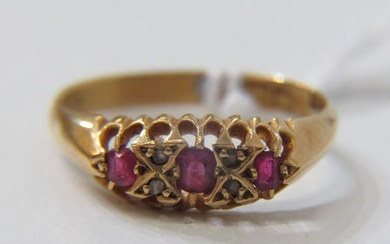RUBY & DIAMOND RING, antique 18ct yellow gold ring set 3 ova...