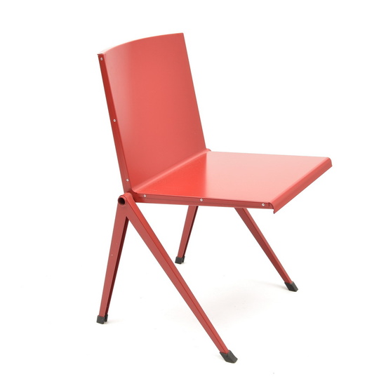 Red lacquered metal chair "Mondial", design Gerrit &...
