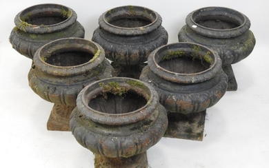 SET OF SIX MEDICIS outdoor cast-iron pots. Height:...