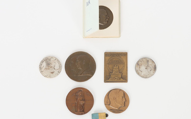 SILVER COINS AND COMMEMORATIVE MEDALS, 11 pcs, including silver dollars 1921 and Thaler 1780.