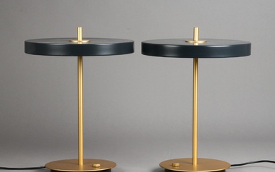 Søren Ravn Christensen for Umage. Pair of table lamps with USB port for mobile charging, model Asteria, Anthracite gray (2)