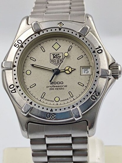 TAG Heuer - 2000 Professional 200m Diver - 