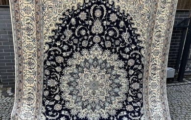 Top Nain with silk - Carpet - 365 cm - 245 cm