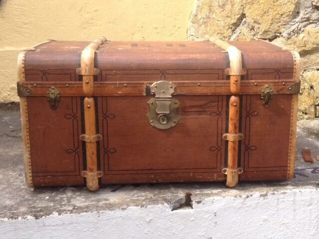 Trunk - Canvas covered wood brass leather trim - 1920's