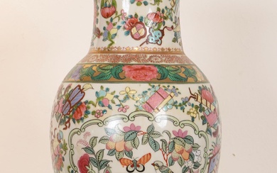 Vase - Chine En porcelaine et émaux de forme... - Lot 177 - Lux-Auction
