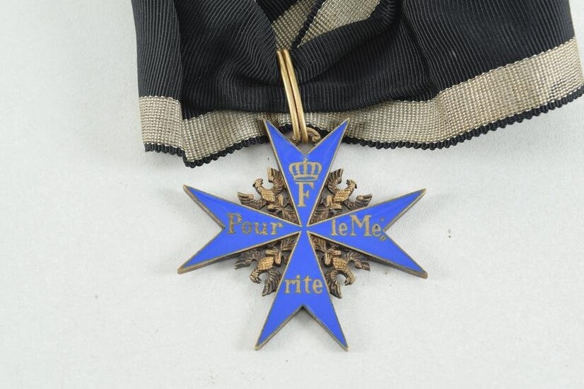 WWI Imperial German Pour le Merite Blue Max medal. Blue