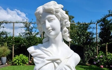 bust, woman - Marble - recent