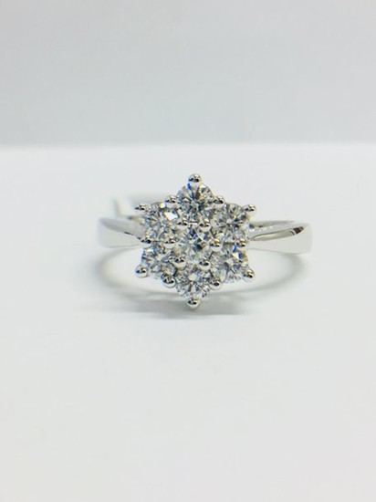 18ct white Diamond cluster Ring, G/H colour, SI2...