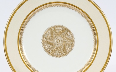 WORCESTER ROYAL PORCELAIN PORCELAIN PLATE RETAILED BY TIFFANY CO.
