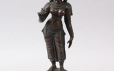 A LATE 19TH / EARLY 20TH CENTURY INDIAN BRONZE FIGURE