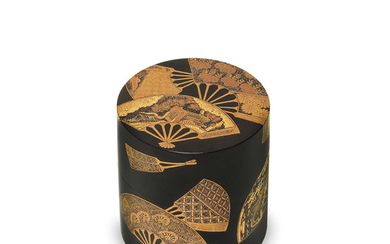 A black-lacquer nakatsugi (cylindrical tea container)