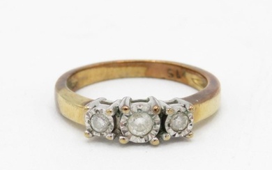 9ct gold round brilliant cut diamond three stone ring (2.5g)...
