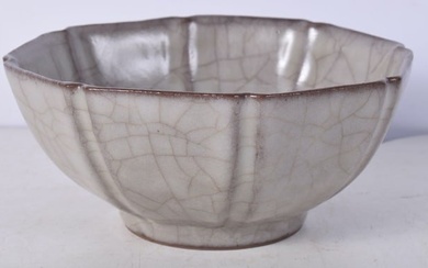 A Chinese porcelain crackle glaze petal edged bowl 7 x 15 cm.