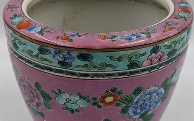 A Fine Antique Chinese Familie Rose Planter Pot, Decorated With Butterflies And Seal Mark