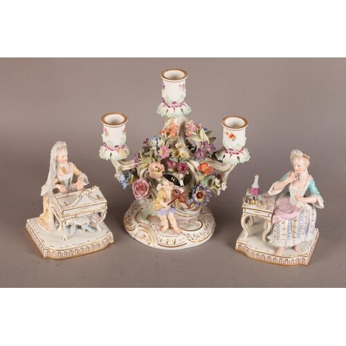 A LATE 19TH/EARLY 20TH CENTURY MEISSEN PORCELAIN THREE LIGHT...