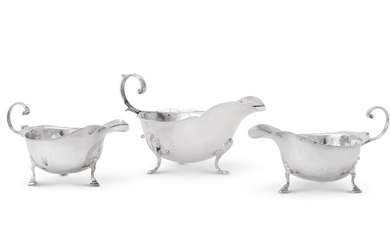 A PAIR OF SILVER OVAL SAUCE BOATS, ASPREY & CO.