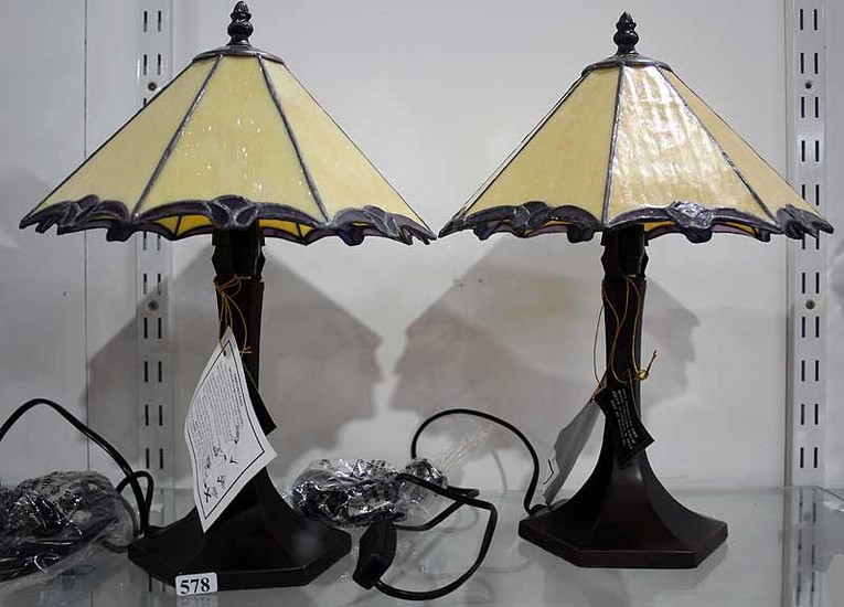 A PAIR OF TIFFANY STYLE TABLE LAMPS