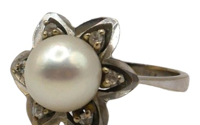 A VINTAGE 18CT WHITE GOLD PEARL AND DIAMOND RING...