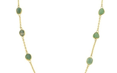 A jade necklace.Length 34cms. 8.5gms.Jade untested.
