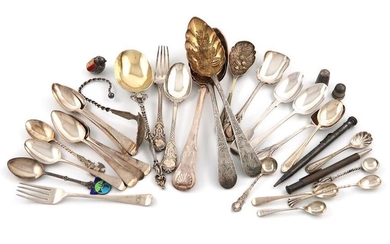 A mixed lot of silver items, various dates and makers, comprising: an Edwardian small pin cushion, modelled as a chick emerging from a shell, by S. Mordan and Co, Chester 1908, a table spoon, a pair of berry spoons, a continental spoon, two thimbles...