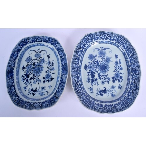 AN 18TH CENTURY CHINESE EXPORT BLUE AND WHITE PORCELAIN DISH...