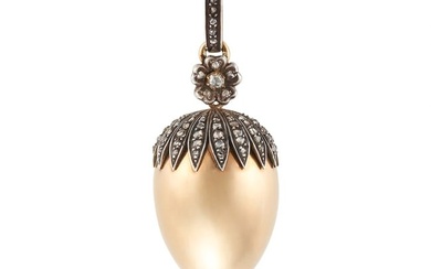 AN ANTIQUE RUSSIAN DIAMOND ACORN LOCKET / PENDANT in yellow gold and silver, the pendant designed...