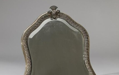 ARGENTIERE DEL XIX-XX SECOLO Chiseled silver mirror
