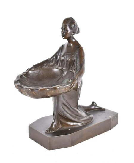 AUSTRIAN PATINATED BRONZE OF A WOMAN