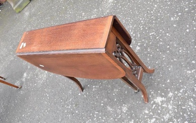 An Edwardian mahogany Sutherland table, having inlaid decoration, width approx. 61cm