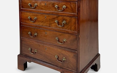 Antique English George III Mahogany Bachelors Chest of Drawers