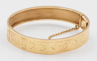 Bracelet Napoléon III France. Or jaune, 18 k. ; bracelet avec bande décorative gravée et...