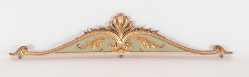 CARVED PAINTED AND GILT CREST