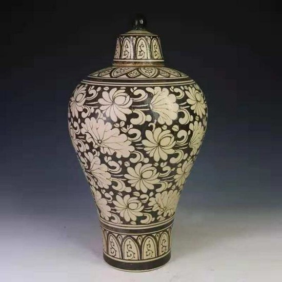 Chinese Cizhou Kiln Porcelain Vase