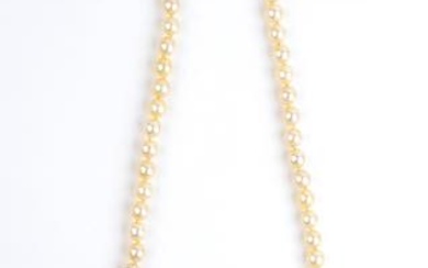 Collana di perle con diamanti ad un filo di perle...