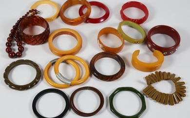 Collection of 21 Pieces of Vintage Bakelite Jewelry