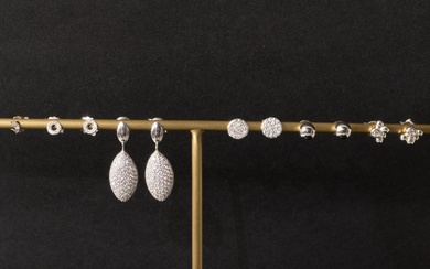 Collection of earrings in sterling silver with cubic zirconia. (11)