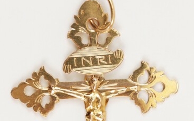 Croix de Chambéry en or jaune (750) montée en pendentif. 6 x 5.5 cm, Poids...