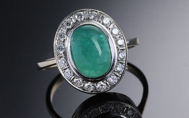 Emerald and brilliant rose ring of 18 kt. white gold, total approx. 4.93 ct