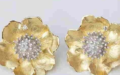 Flower earrings by Japanese designer Toshi Tamura
