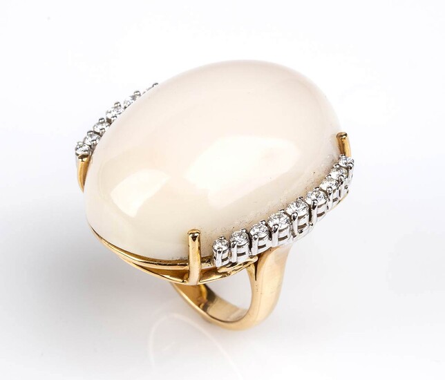 Gold, angel skin coral and diamonds ring 18k white...