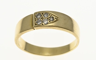 Gold men's ring with diamond