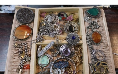 Good collection of assorted Silver and Costume jewellery inc...