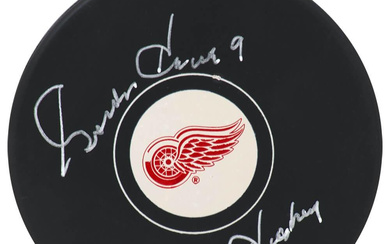 Gordie Howe Signed Red Wings Logo Hockey Puck Inscribed "Mr. Hockey" (Beckett)