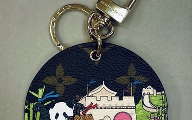 [sold out collection] Illustre China Wall XMAS Louis Vuitton keychain from XMAS 2021 limited edition collection