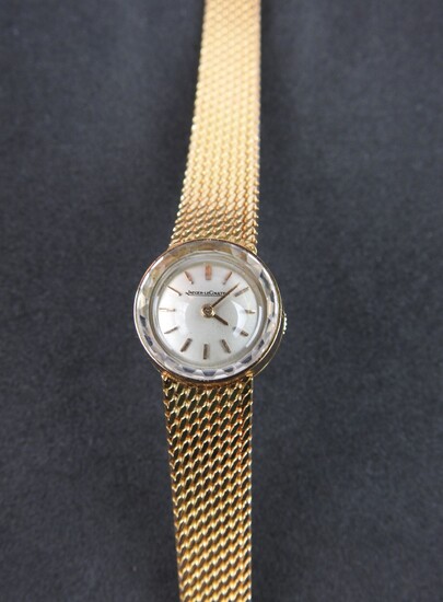 JAEGER LE COULTRE : Montre bracelet de dame en or jaune 18K (750 millièmes), poids...