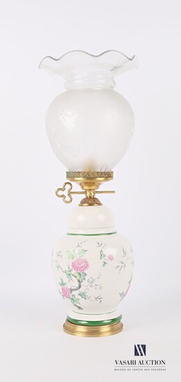 Lampe à pétrole en faïence de forme ovoïde... - Lot 278 - Vasari Auction