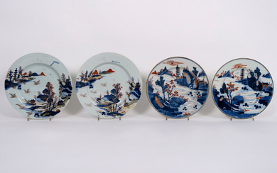 Lot (4) eighteenth century Chinese porcelain with Imari-decor: two pairs of plates with landscape decor - diameters: 21.2 and 23.5 cm ||two pairs of 18th Cent. Chinese pairs of plates in porcelain with an Imari decor