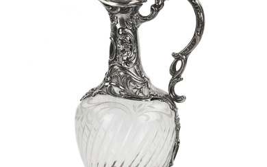 Pichet à vin en cristal argenté de style Louis XV. Avec nervures diagonales et fleurs...
